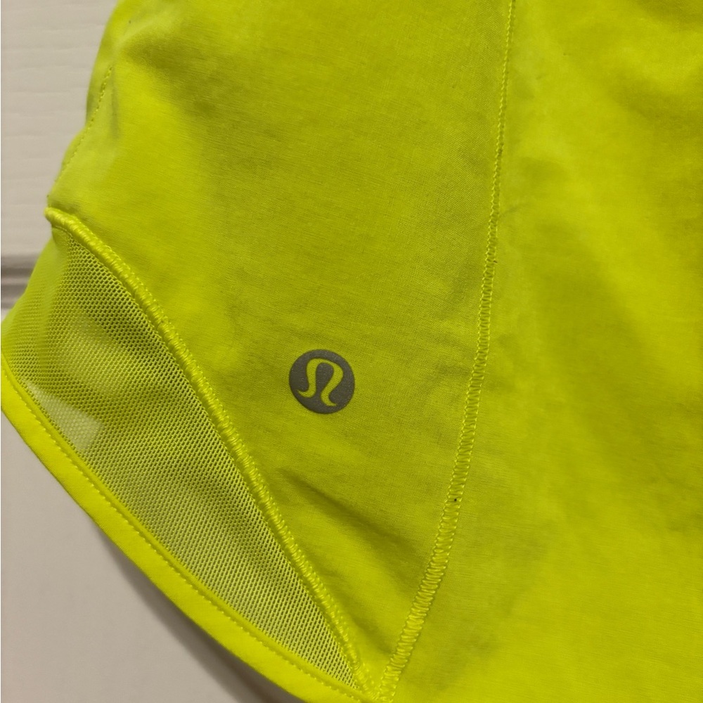 USED! Lululemon Hotty Hot shorts 2.5inch inseam!
Size: 8
Color: Electric lemon - Picture 3 of 5